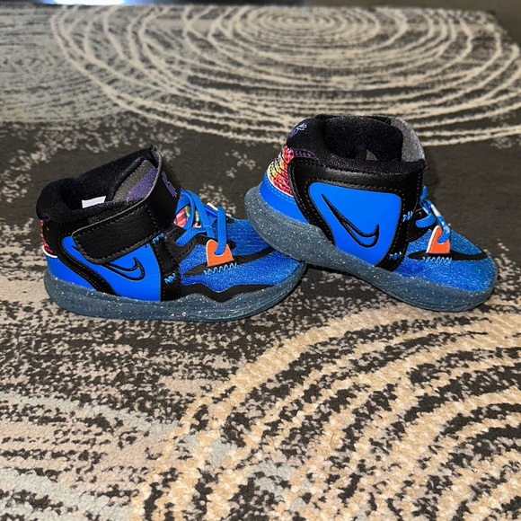 Nike toddler sneakers - Picture 3 of 4